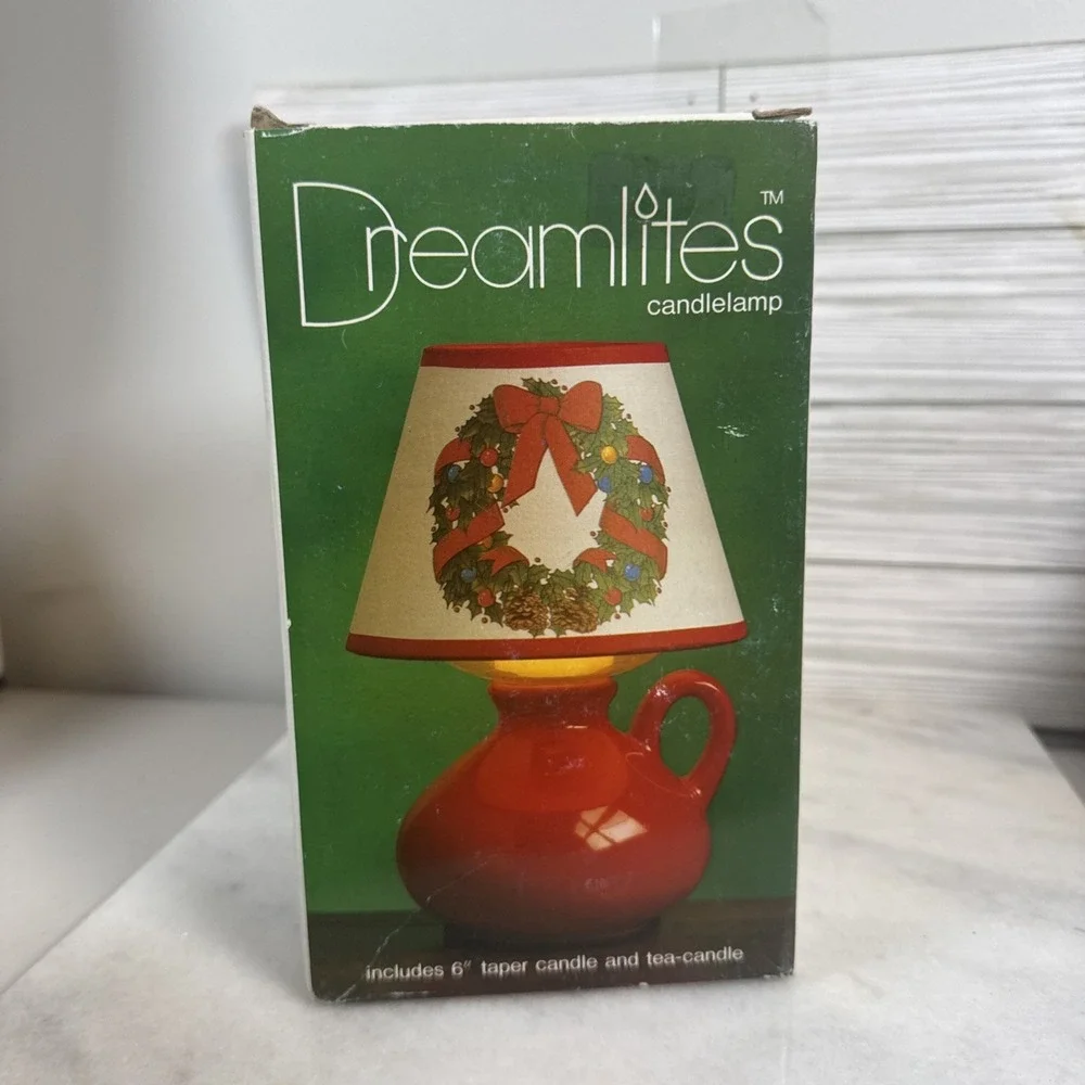 Candlelamp by Dreamlites, Red, Christmas Wreath